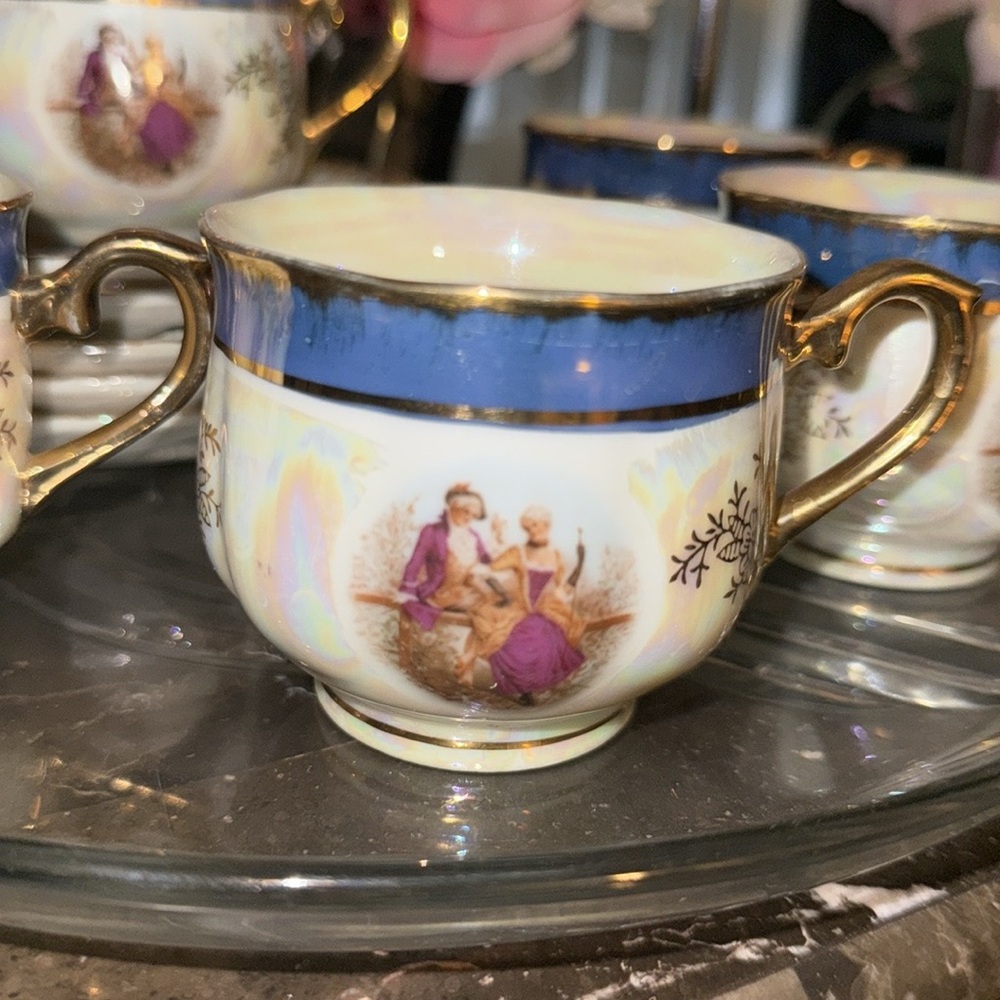 Vintage Tea Cups & Saucers Set of 5 Victorian Courting Couple Made In JapanNOS - Picture 4 of 9